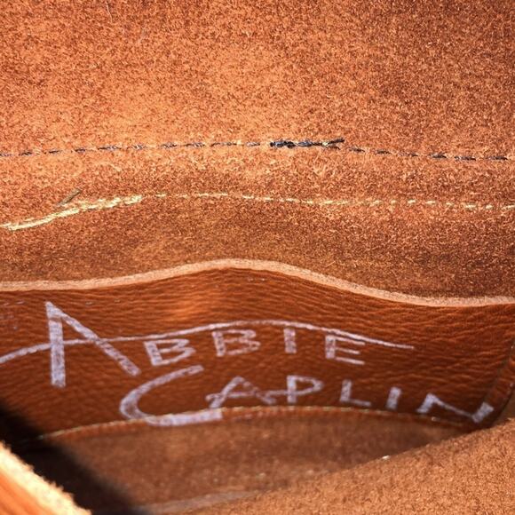 Abbie Caplin Brown Leather Crossbody Bag - Picture 9 of 14
